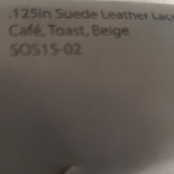 Boho suede leather cord w/ dyed imperial pendant - Picture 4 of 4